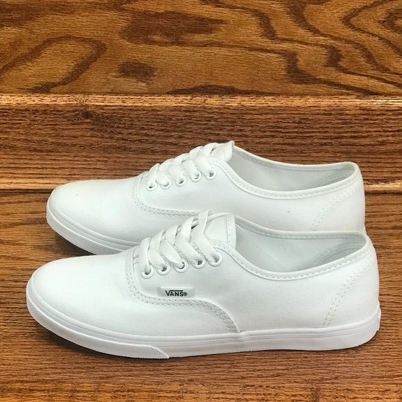 vans authentic lo pro true white